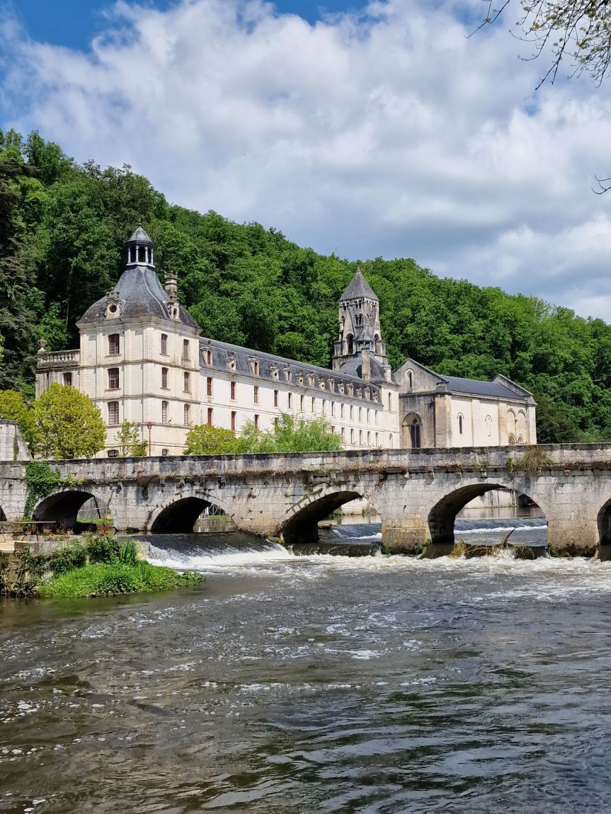 Brantôme, Mon Amour : Une Flânerie Romantique au Cœur de la Venise du&nbsp;Périgord