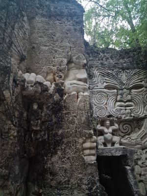 Sculpture des Lapidiales : Rando Viv'Envaux 2025