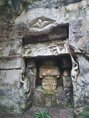 Sculpture des Lapidiales : Rando Viv'Envaux 2025